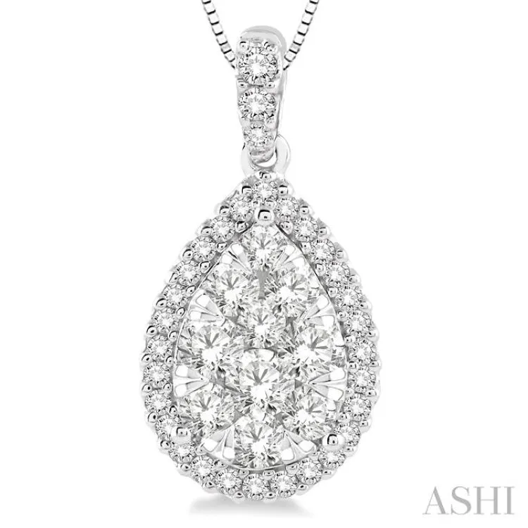 3/4 Ctw Pear Shape Diamond Lovebright Pendant in 14K White Gold with Chain