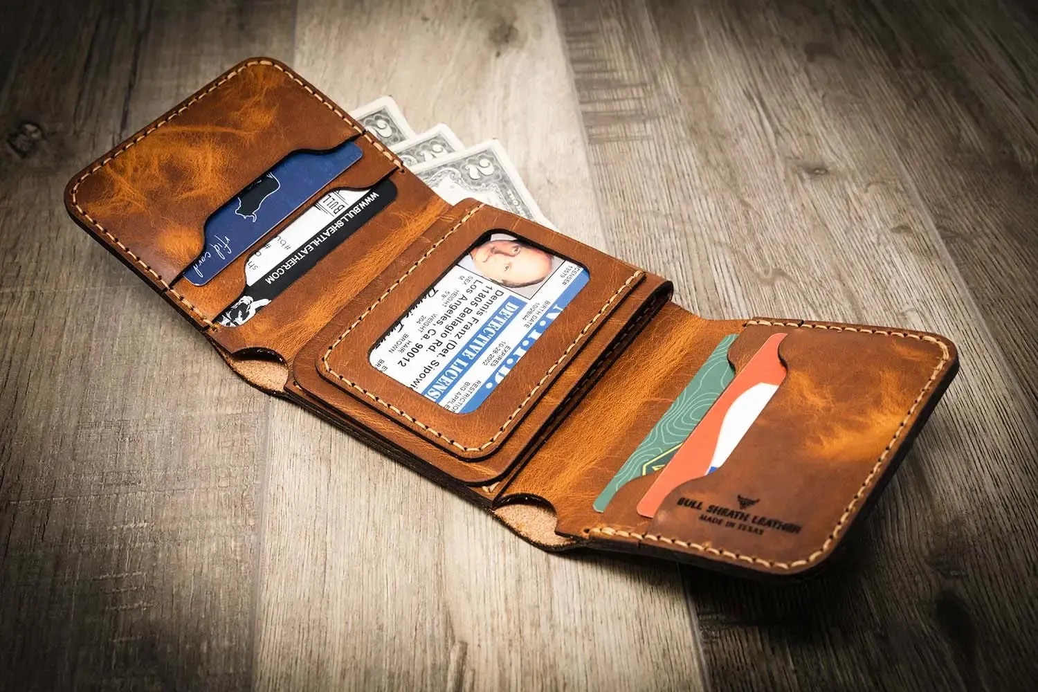 Badge Trifold Wallet - Chestnut Brown